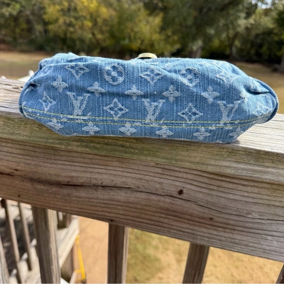 Louis Vuitton Blue Denim Shoulder Bag - Picture 17 of 17